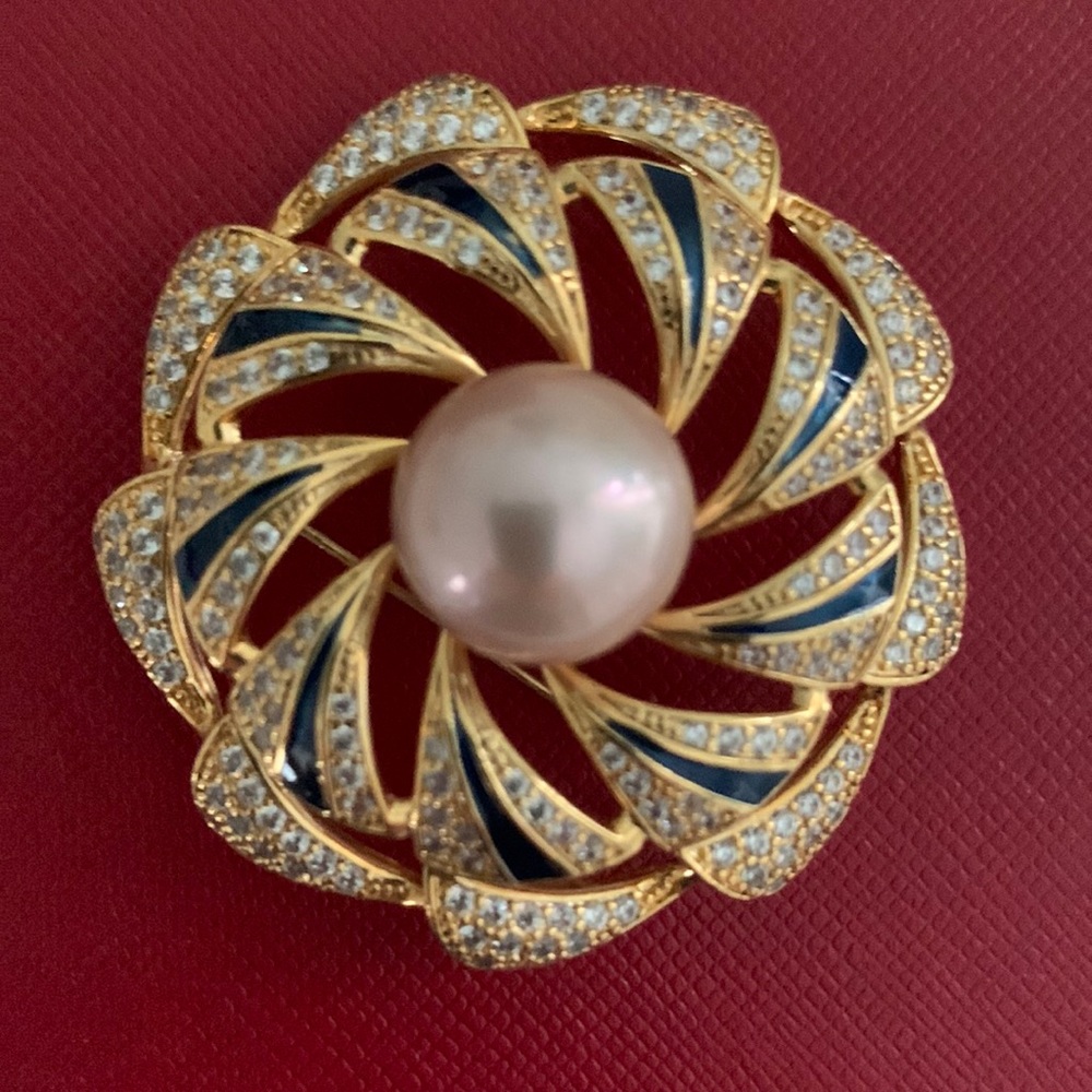 Brand new brooch
